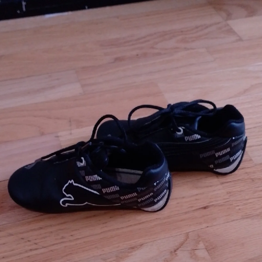 Puma Kids Black Sneakers with White Accents - Picture 3 of 10